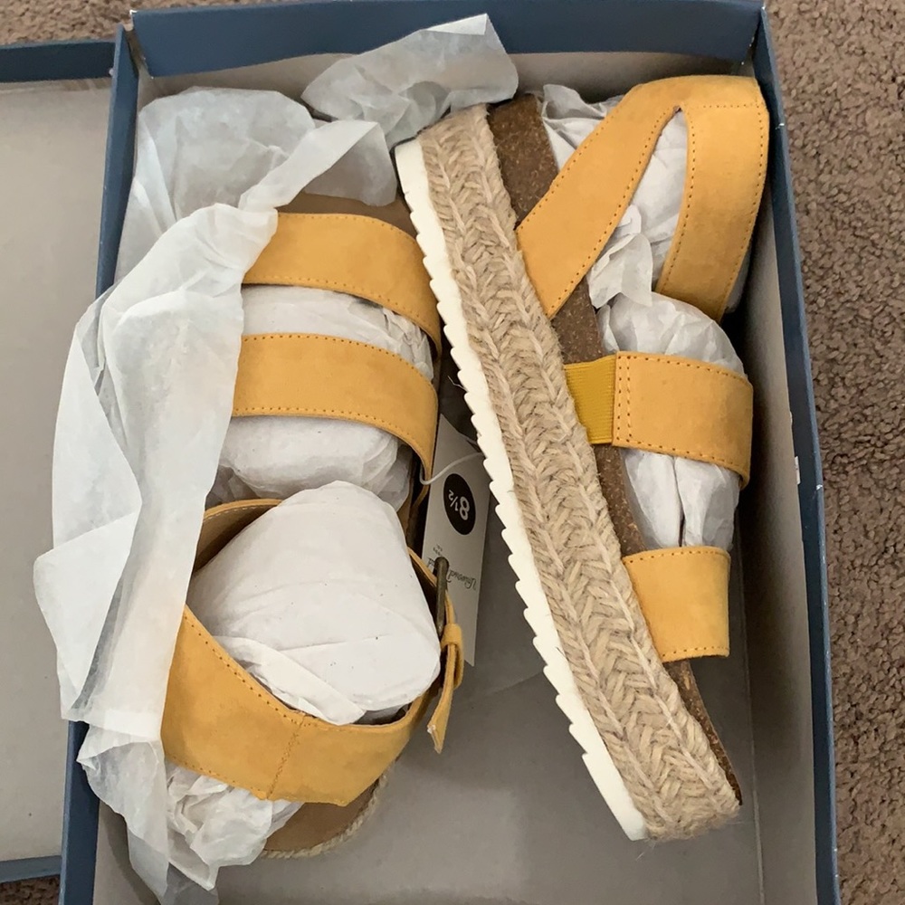 NIB yellow espadrilles sandals